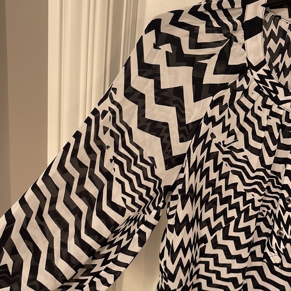 Banana Republic Blouse - Picture 2 of 8